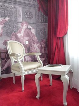 Konfidentiel Hotel 4*